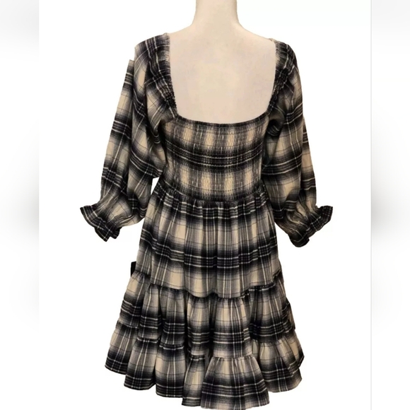 Lulu's No One Cuter Navy & White Plaid Puffed Sleeve Tiered Mini Dress M Western - Picture 8 of 11